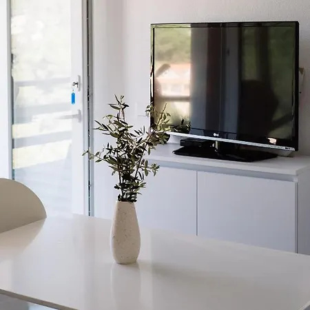 Nature House With A Wooden Porch - Pasika, House Luca Pucisca